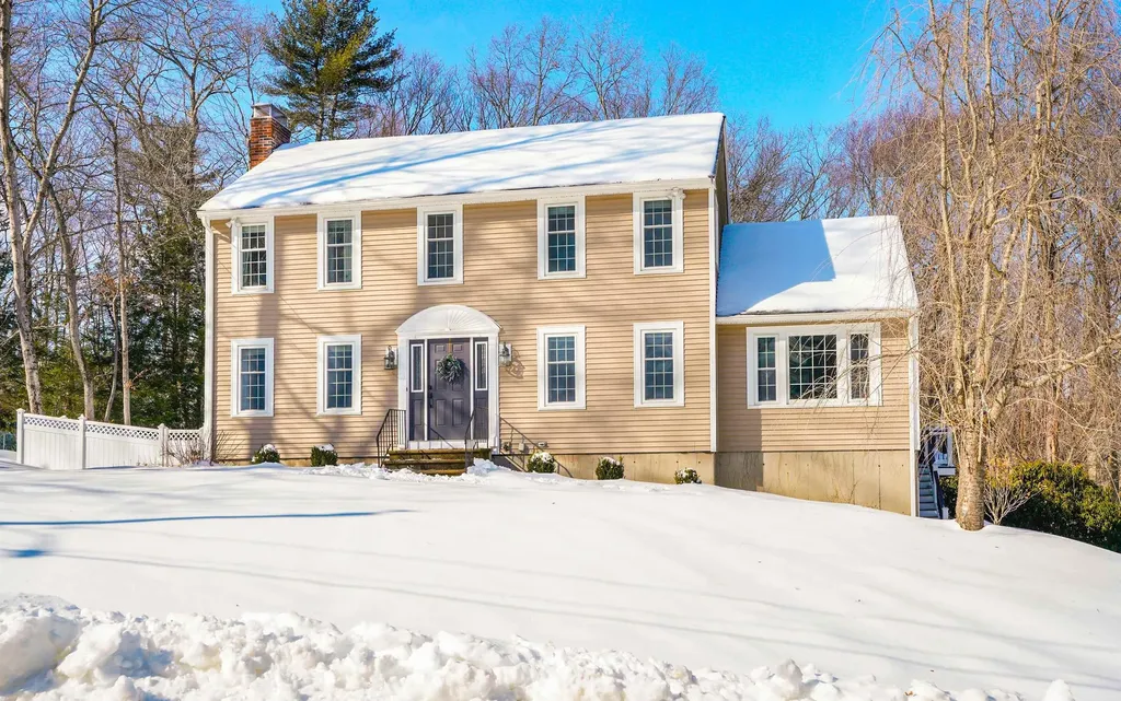 20 Glen Drive Hudson NH 03051