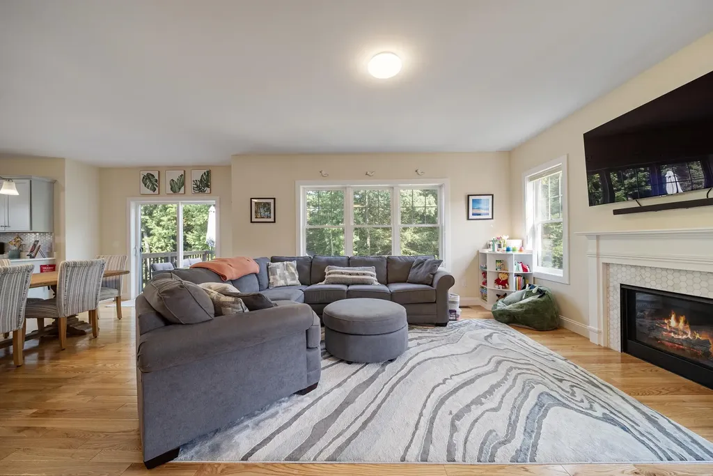 147 Emerald Lane Dover NH 03820