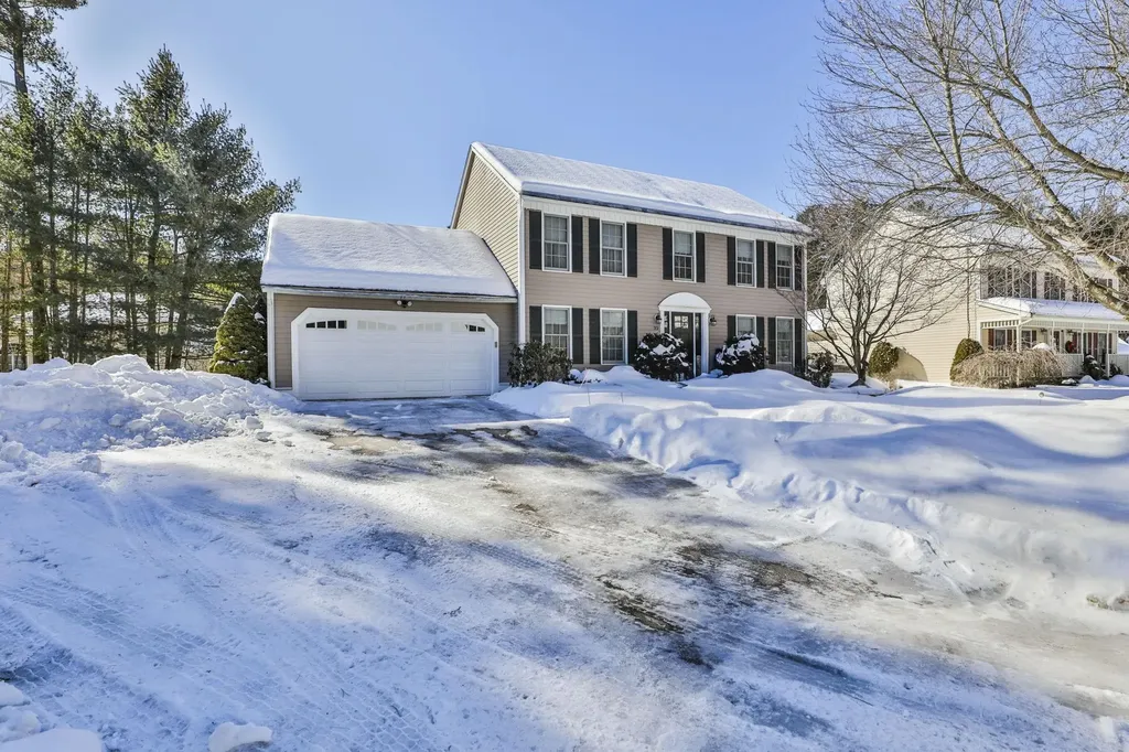 35 Pinebrook Road Nashua NH 03062