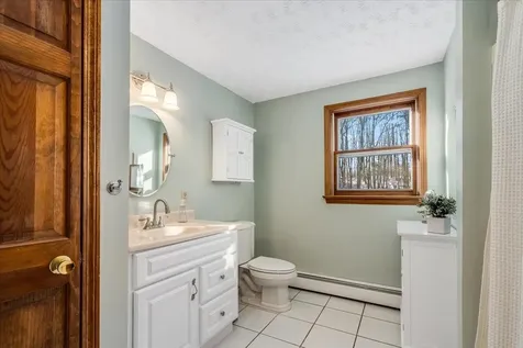 33 Pond View Drive Auburn NH 03032