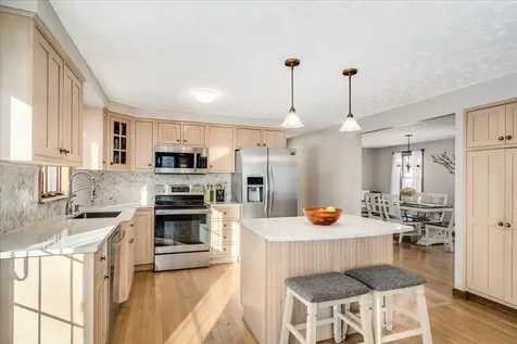 33 Pond View Drive Auburn NH 03032
