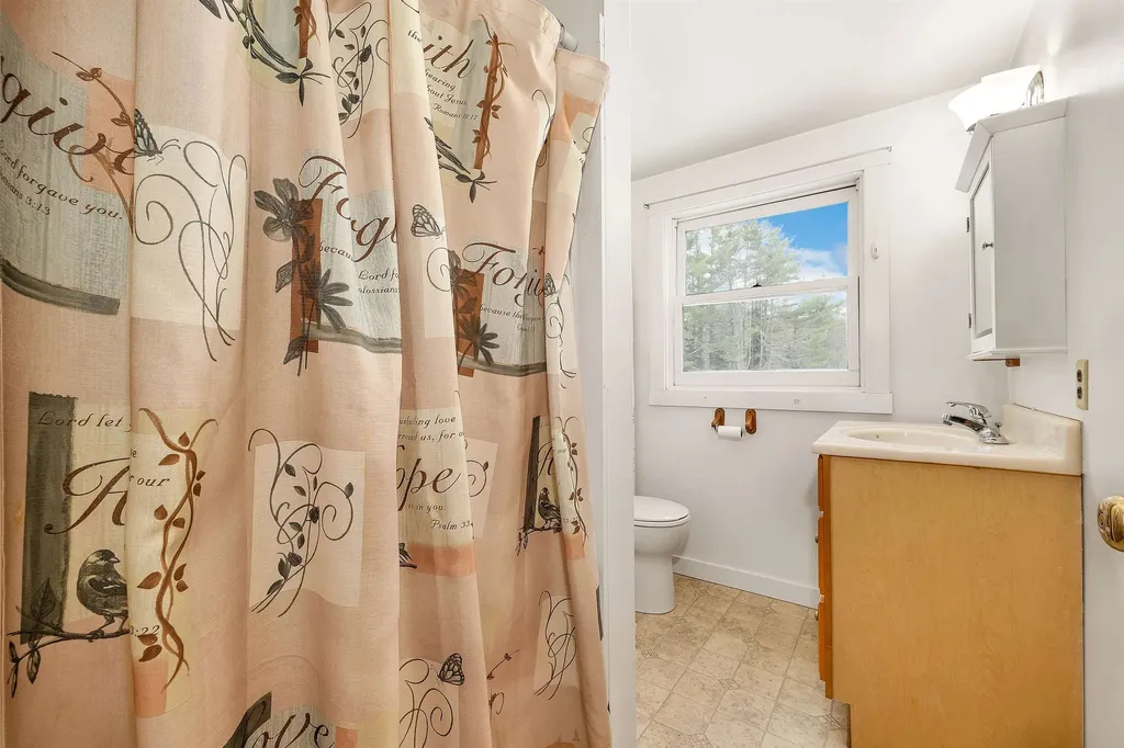 10 Granite Road Effingham NH 03882