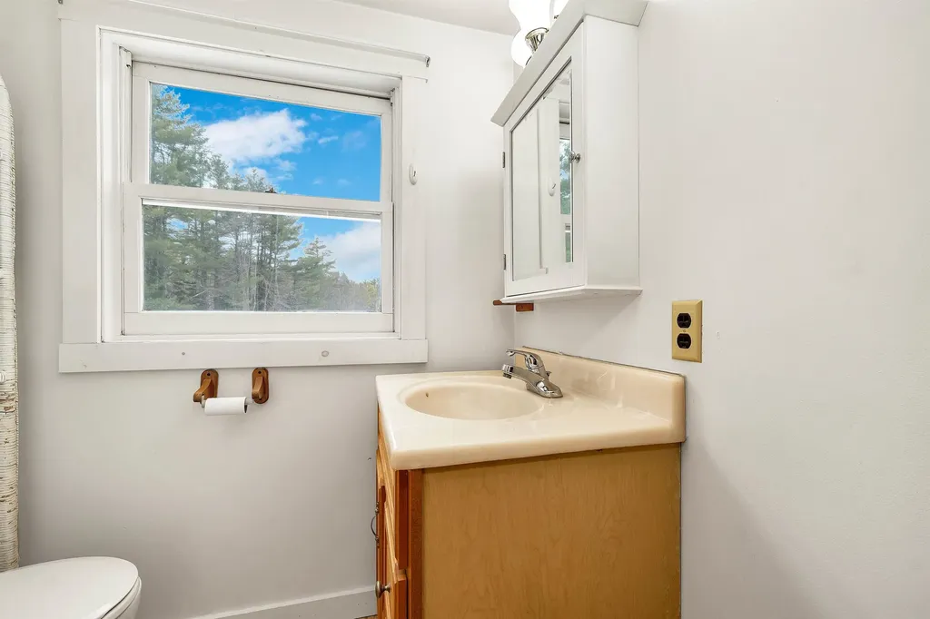 10 Granite Road Effingham NH 03882