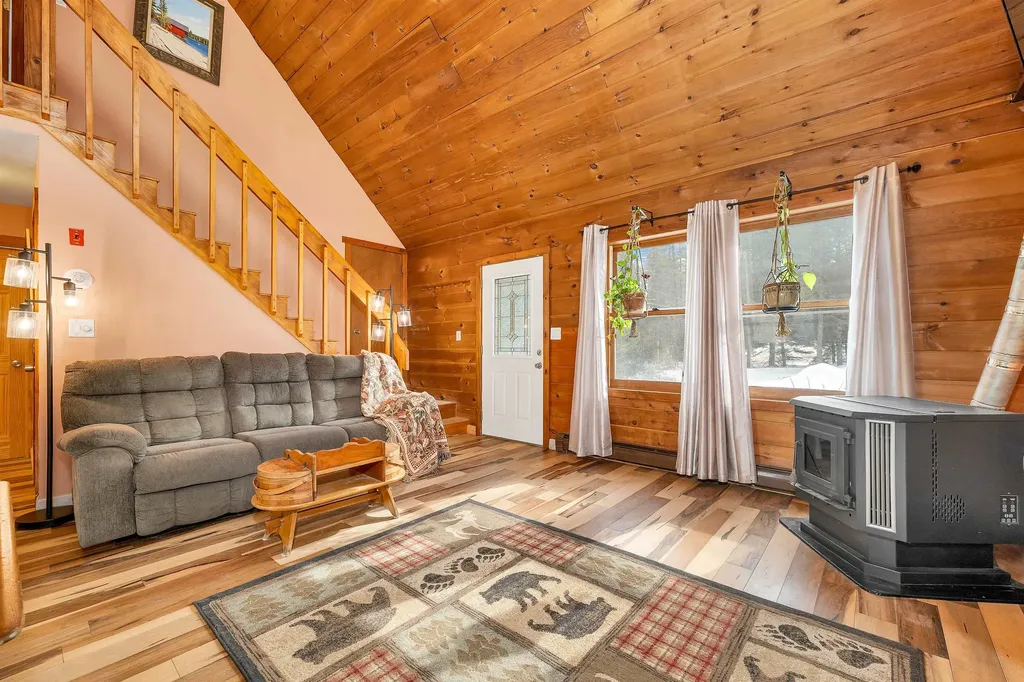 10 Granite Road Effingham NH 03882