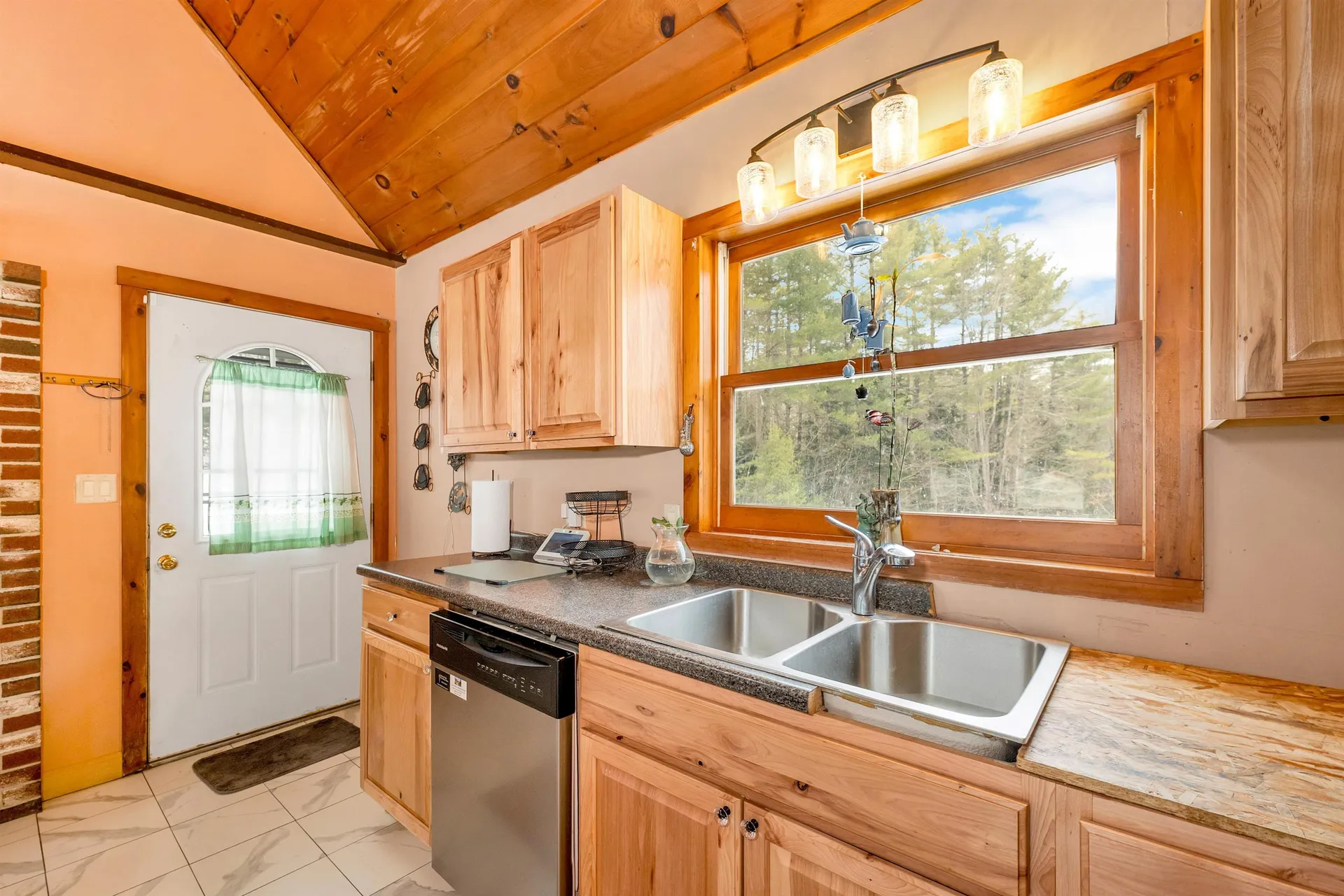 10 Granite Road Effingham NH 03882