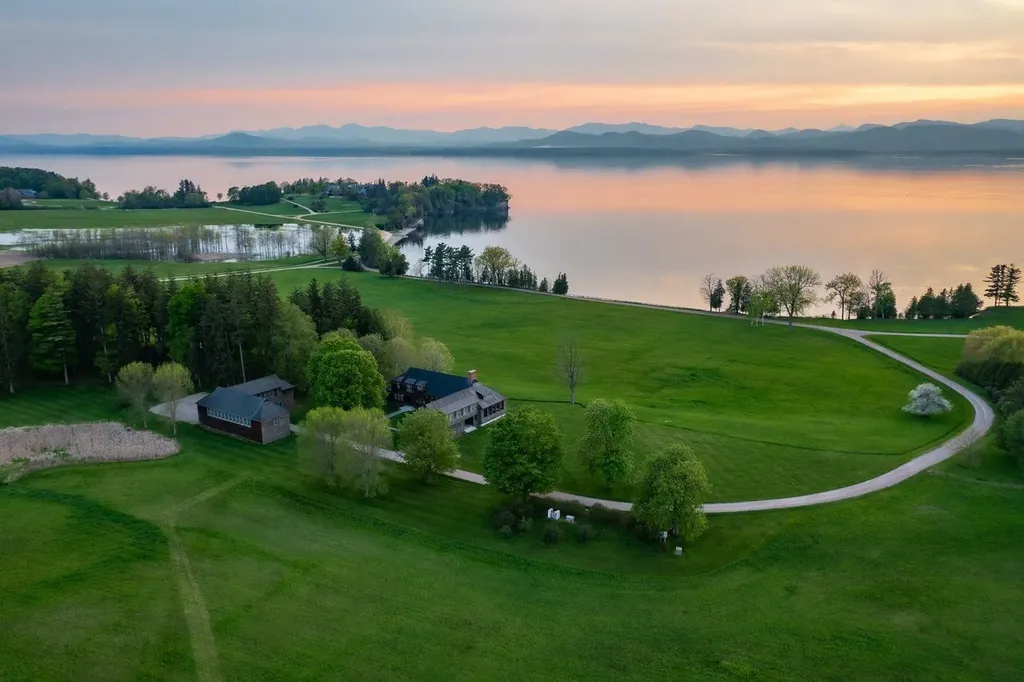 192/194 Adirondack Drive Shelburne VT 05482