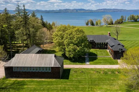 192/194 Adirondack Drive Shelburne VT 05482