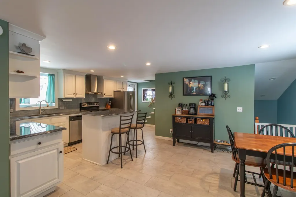 827 Lake Road Newport City VT 05829