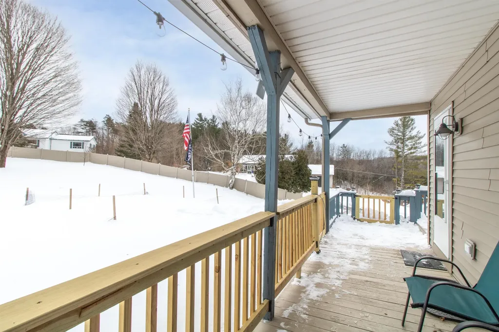 827 Lake Road Newport City VT 05829
