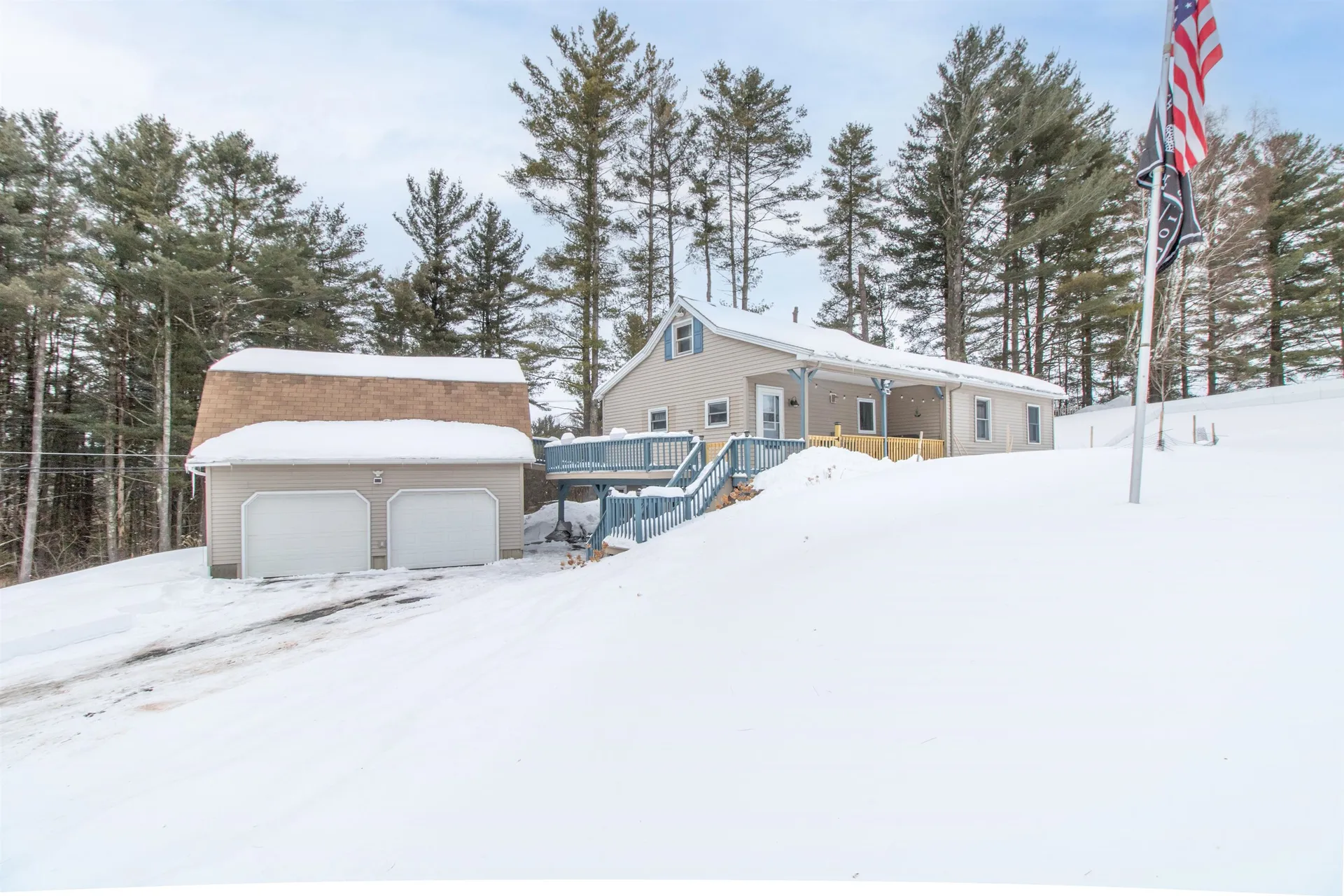 827 Lake Road Newport City VT 05829