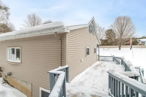 827 Lake Road Newport City VT 05829