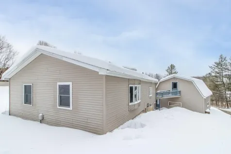 827 Lake Road Newport City VT 05829