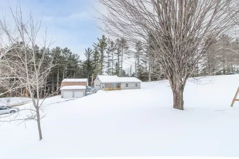 827 Lake Road Newport City VT 05829