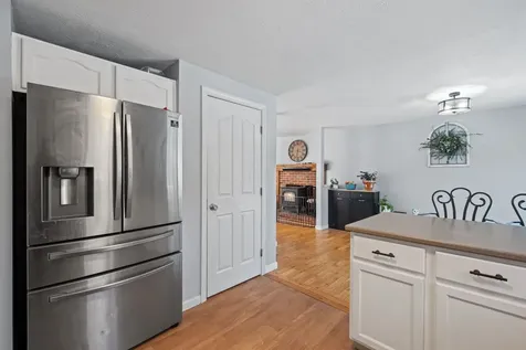 9 Spruce Court Hooksett NH 03106