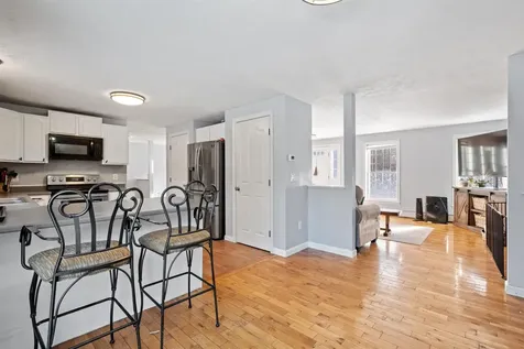 9 Spruce Court Hooksett NH 03106