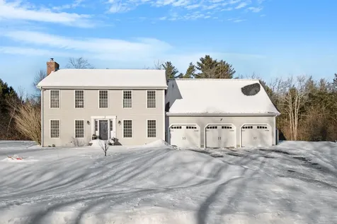9 Spruce Court Hooksett NH 03106