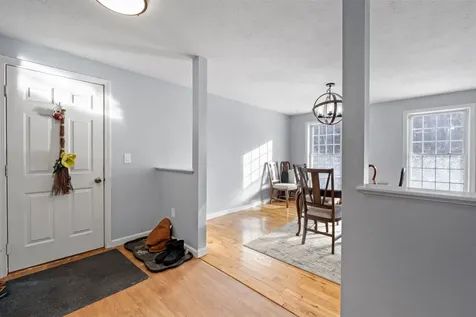 9 Spruce Court Hooksett NH 03106