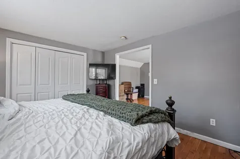 9 Spruce Court Hooksett NH 03106
