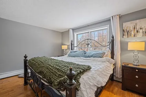 9 Spruce Court Hooksett NH 03106