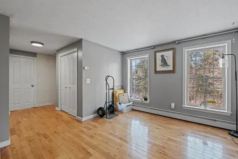 9 Spruce Court Hooksett NH 03106