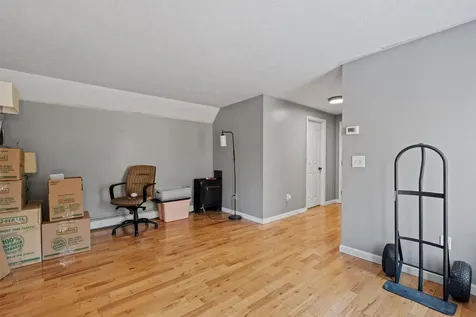 9 Spruce Court Hooksett NH 03106