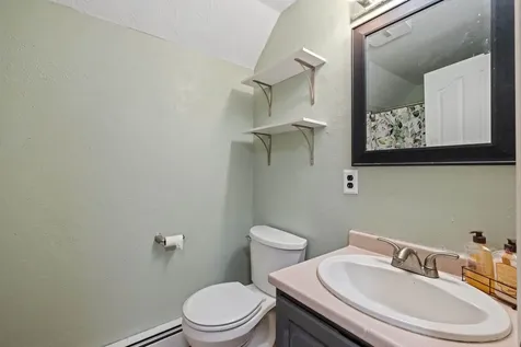 9 Spruce Court Hooksett NH 03106