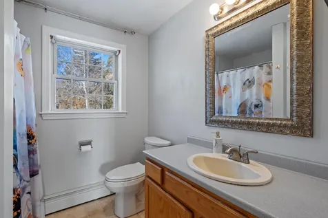 9 Spruce Court Hooksett NH 03106