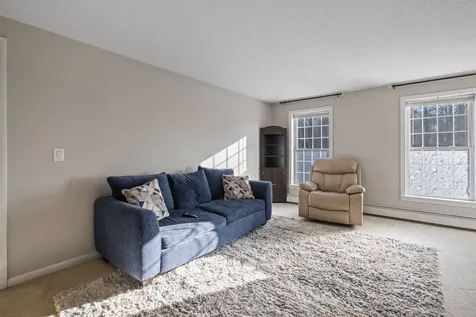 9 Spruce Court Hooksett NH 03106