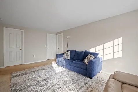 9 Spruce Court Hooksett NH 03106