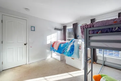 9 Spruce Court Hooksett NH 03106