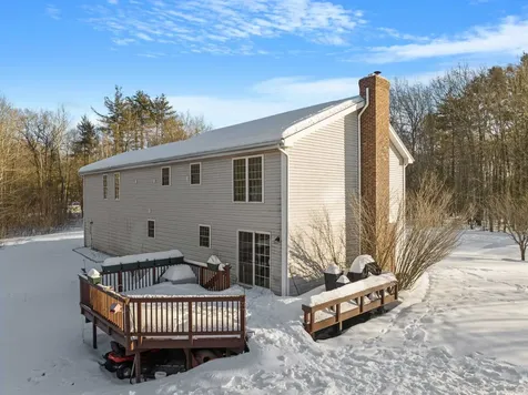 9 Spruce Court Hooksett NH 03106