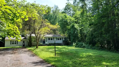 14 Pace Road Pownal VT 05201