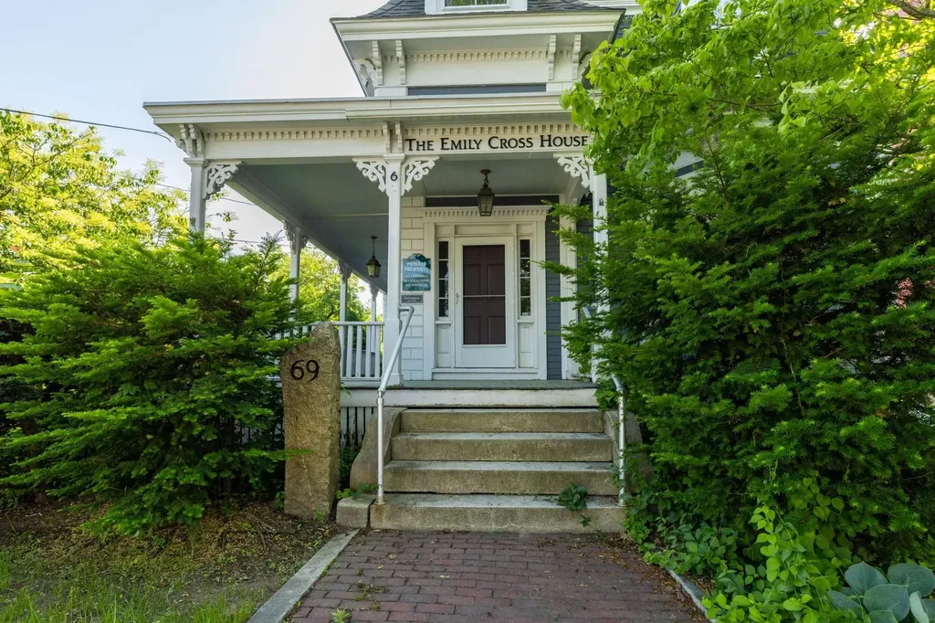 69 South Main Street Rochester NH 03867