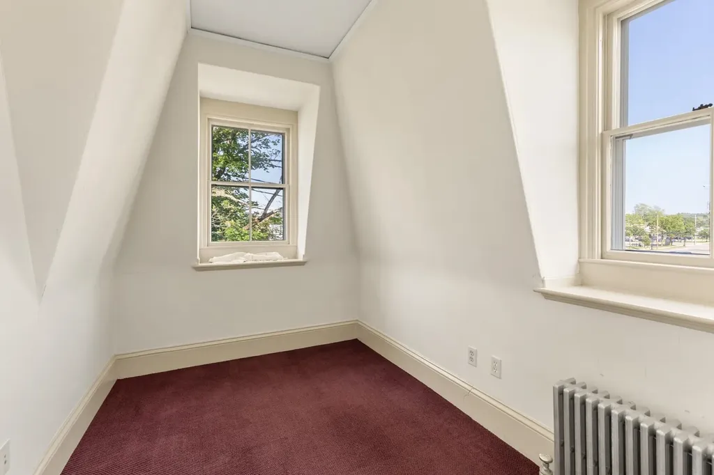 69 South Main Street Rochester NH 03867