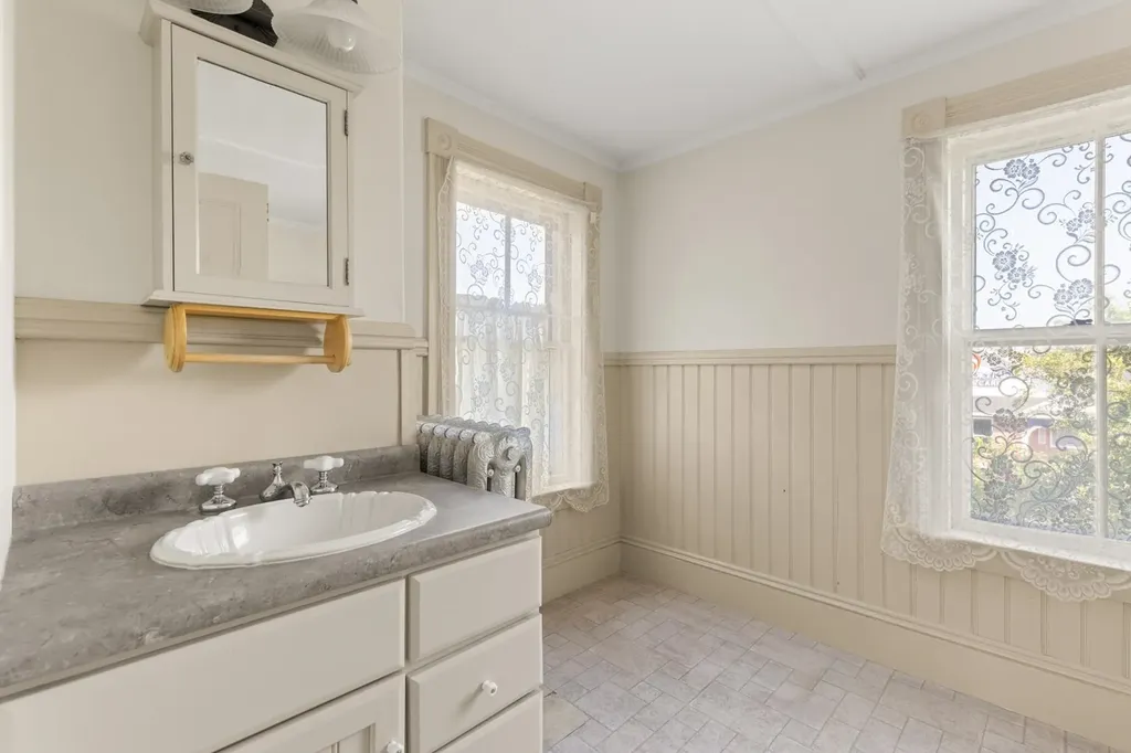 69 South Main Street Rochester NH 03867