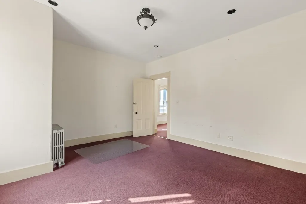 69 South Main Street Rochester NH 03867