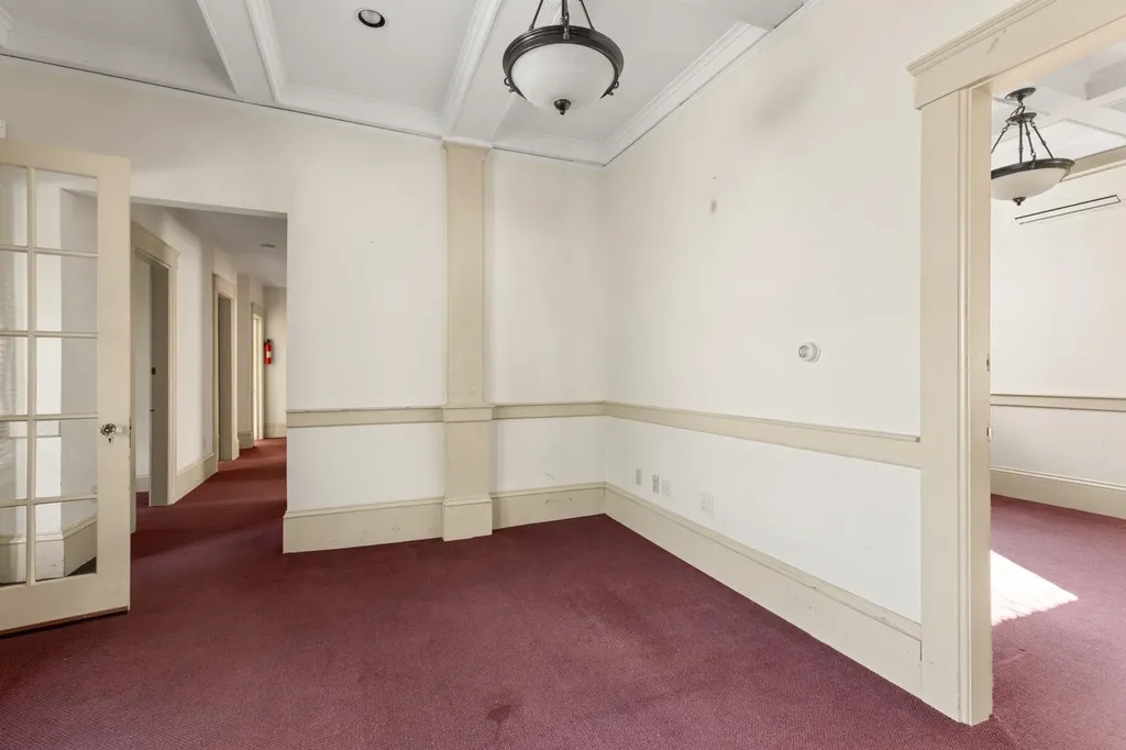 69 South Main Street Rochester NH 03867