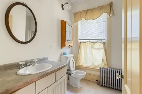 69 South Main Street Rochester NH 03867