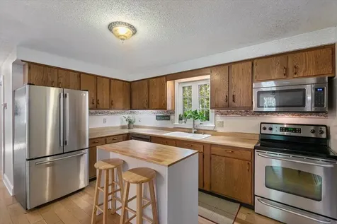 10 Wildwood Drive Fremont NH 03044