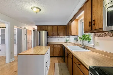 10 Wildwood Drive Fremont NH 03044