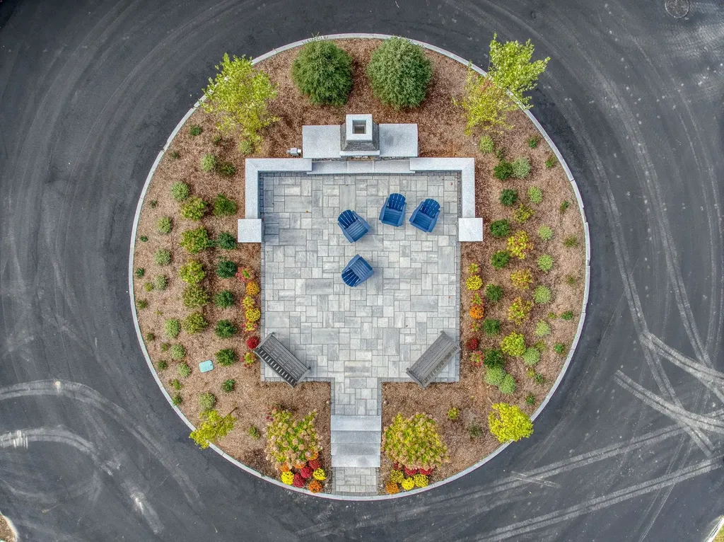 17 Grand Avenue Bedford NH 03110