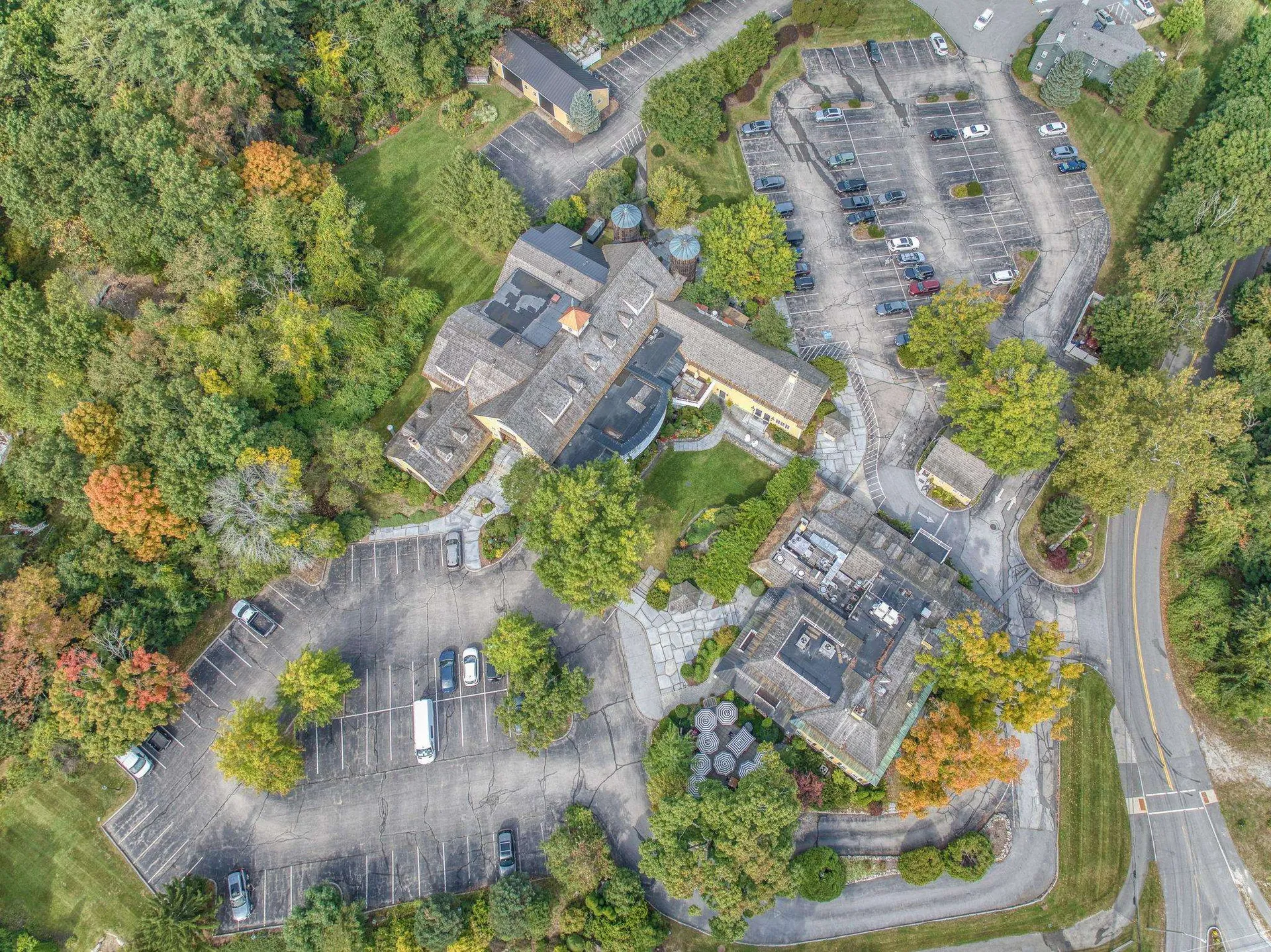 17 Grand Avenue Bedford NH 03110
