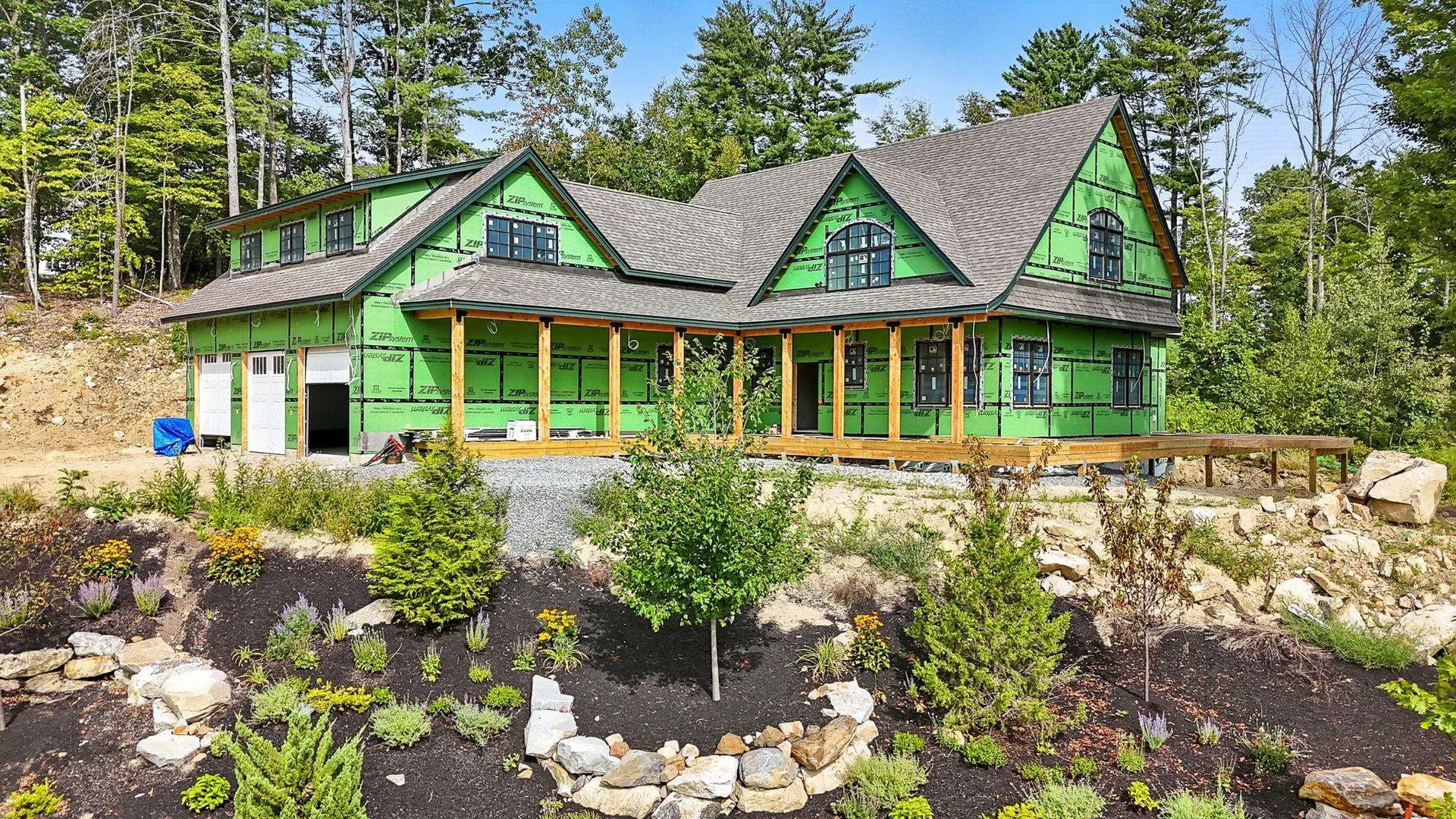 17 Grand Avenue Bedford NH 03110