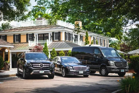 17 Grand Avenue Bedford NH 03110