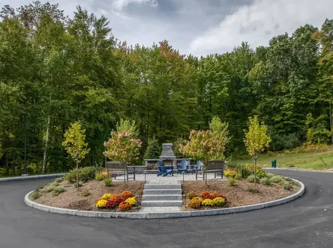 17 Grand Avenue Bedford NH 03110