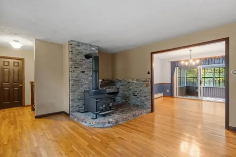 4 Paradise Lane Chichester NH 03258