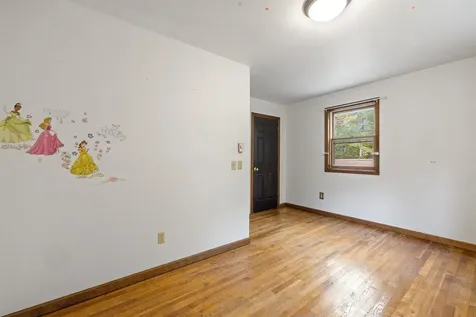 4 Paradise Lane Chichester NH 03258