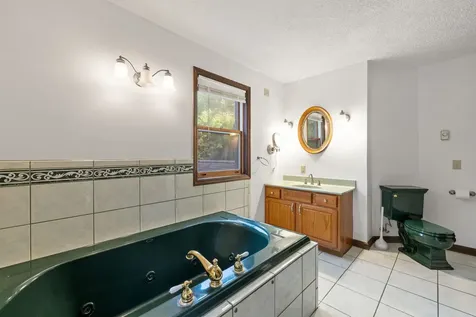 4 Paradise Lane Chichester NH 03258