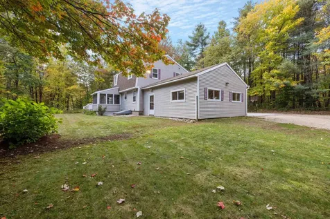 4 Paradise Lane Chichester NH 03258