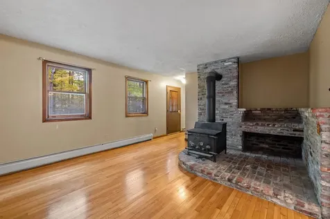 4 Paradise Lane Chichester NH 03258